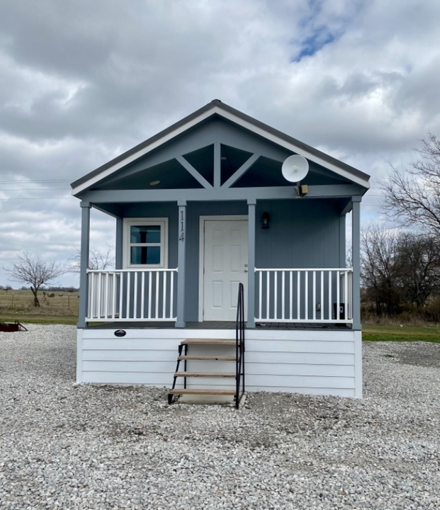 233 Ridge Rd in Decatur, TX - Building Photo