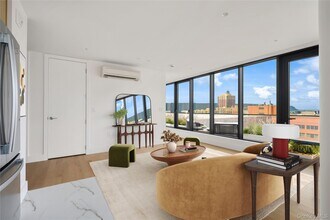 44 Hudson St in Yonkers, NY - Foto de edificio - Building Photo