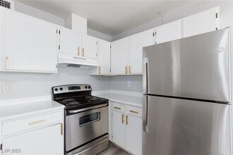 4170 E Tonopah Ave in Las Vegas, NV - Building Photo - Building Photo