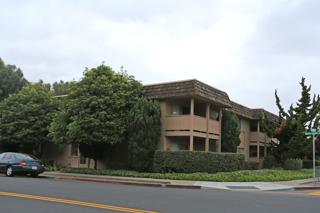 Sleepy Hollow Apartments in Hayward, CA - Building Photo - Building Photo