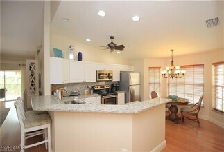 2920 Cypress Trace Cir in Naples, FL - Foto de edificio - Building Photo