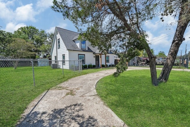 7323 Farnsworth St in Houston, TX - Building Photo - Building Photo