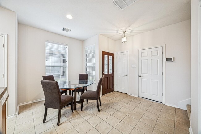 property at 3206 Pearl Bluff Ln