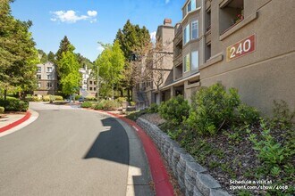 240 Caldecott Ln in Oakland, CA - Building Photo - Building Photo