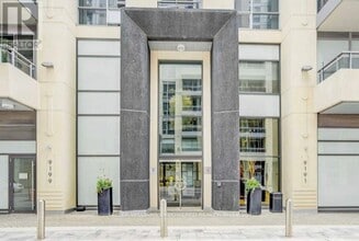 9199 Yonge St in Richmond Hill, ON - Building Photo - Building Photo