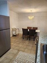 1322 Hiawatha Ave in Daytona Beach, FL - Foto de edificio - Building Photo