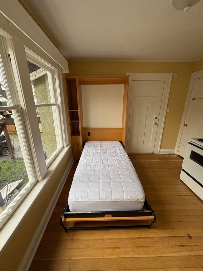 property at 1037 Southgate St