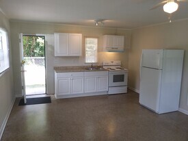 2812 Evergreen Rd, Unit E