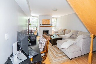 636 W Webster Ave in Chicago, IL - Building Photo - Building Photo