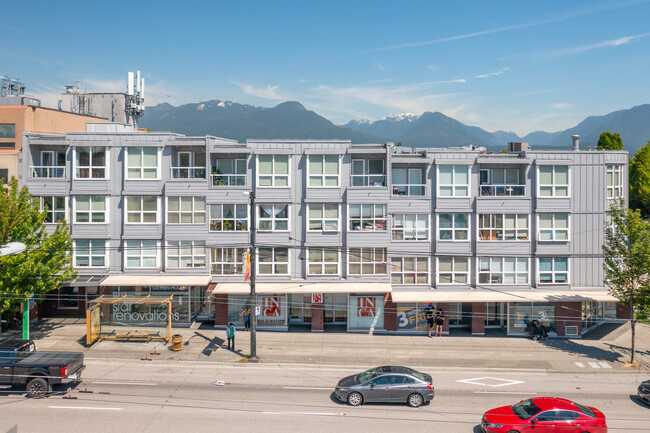 Park Renfrew in Vancouver, BC - Building Photo - Building Photo