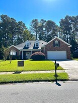 472 Copper Creek Cir in Pooler, GA - Building Photo