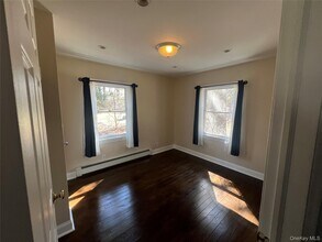 76 Mt Pleasant Rd in Smithtown, NY - Building Photo - Building Photo