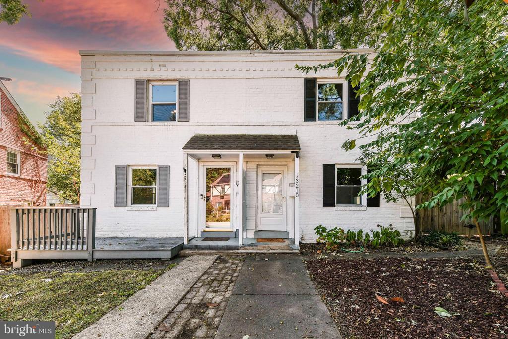 3210 9th St S in Arlington, VA - Building Photo