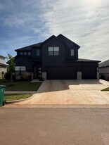 15204 Bedford Rd in Edmond, OK - Building Photo