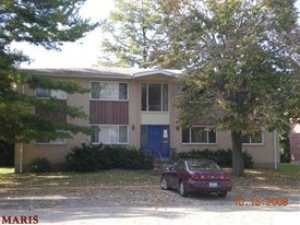 14 Bruce Dr Apartments