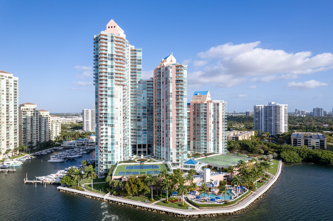 Aventura Marina in Miami, FL - Building Photo