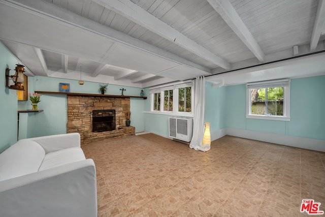 2134 N Beverly Glen Blvd, Unit 2134