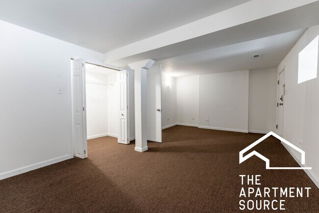 property at 2835 W Medill Ave