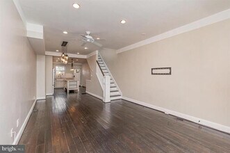 217 S Clinton St in Baltimore, MD - Foto de edificio - Building Photo
