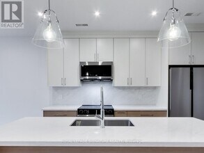 357 Dovercourt Rd in Toronto, ON - Building Photo - Building Photo