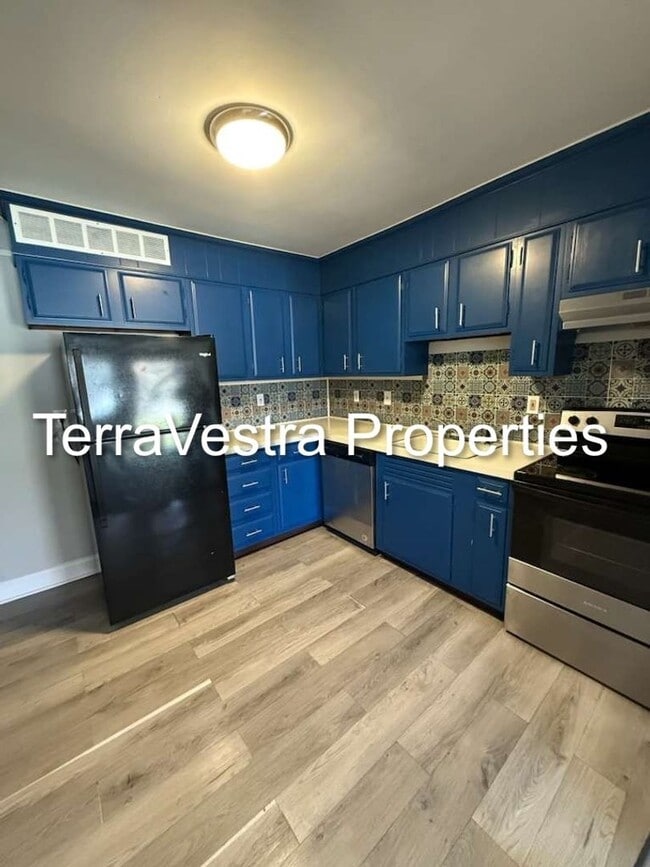 property at 108 N 8th St