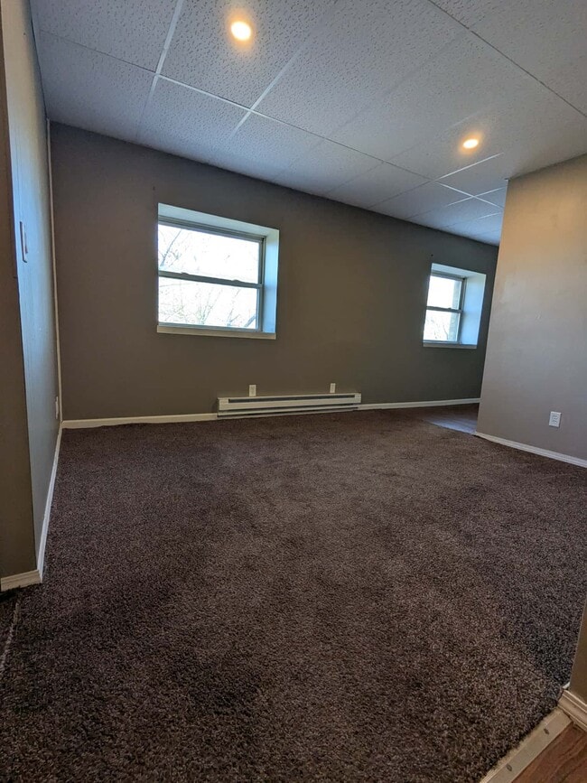 property at 435 S Broadway St