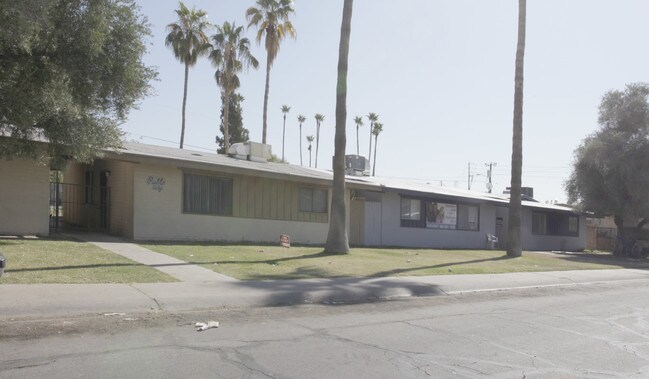 3119-3125 N 67th Pl in Scottsdale, AZ - Foto de edificio - Building Photo