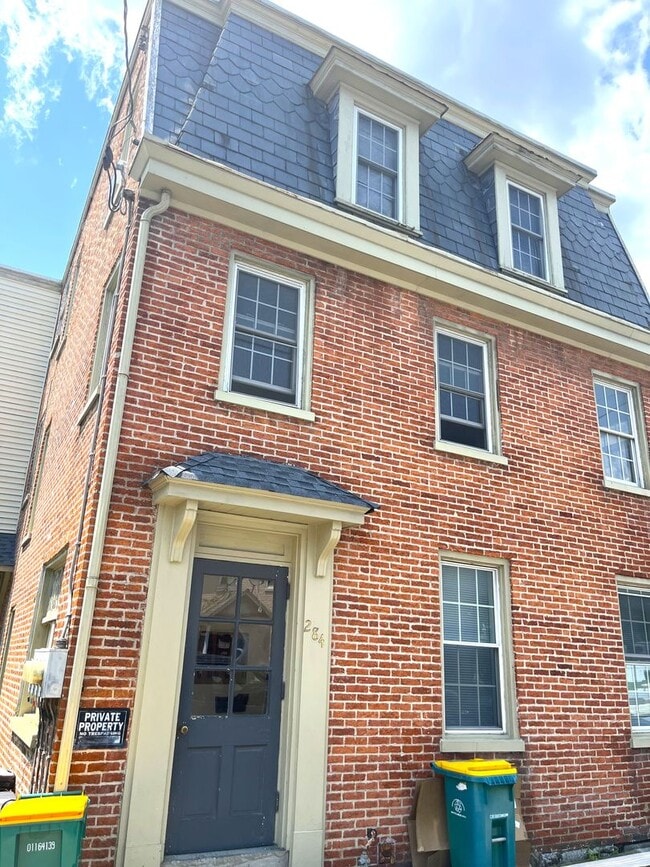 284 Lincoln Way W in Chambersburg, PA - Foto de edificio - Building Photo