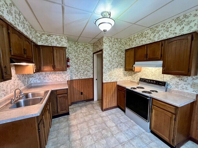 106 E 4th St-Unit -106 in Merrill, WI - Building Photo - Building Photo