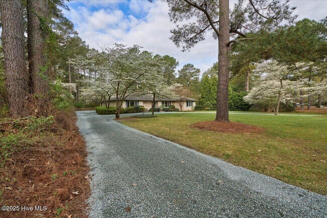 40 Bogie Dr in Whispering Pines, NC - Building Photo - Building Photo