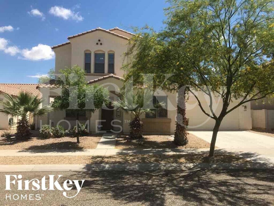 14495 N 135th Ln in Surprise, AZ - Foto de edificio