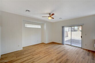 9204 Weeping Hollow Ave in Las Vegas, NV - Building Photo - Building Photo