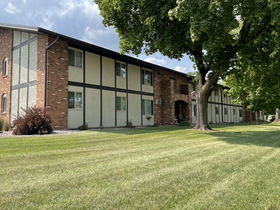 Birchwood Terrace in Fond du Lac, WI - Building Photo