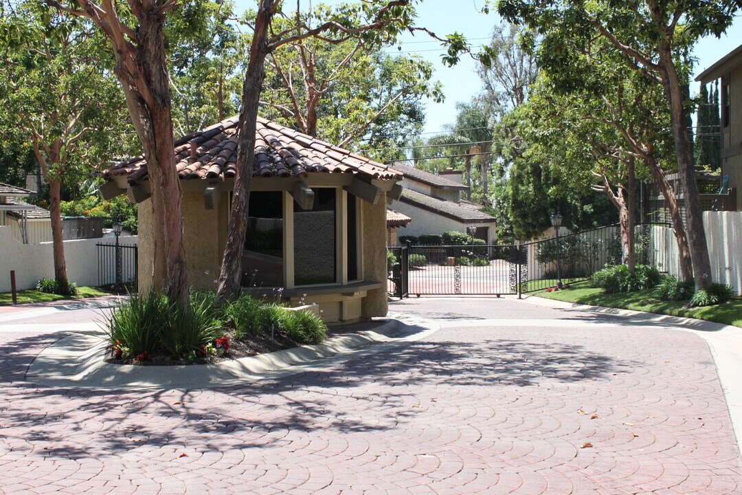 629 Edith Way in Long Beach, CA - Building Photo