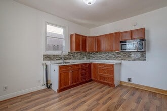 714 Riverview Rue in Verdun, QC - Building Photo - Building Photo