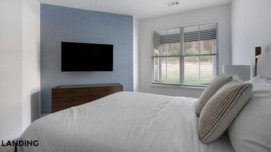 2800 Milan Ct, Unit 3225 in Birmingham, AL - Foto de edificio - Building Photo