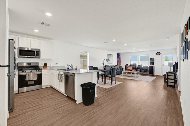 property at 2112 Hyde Acrs St