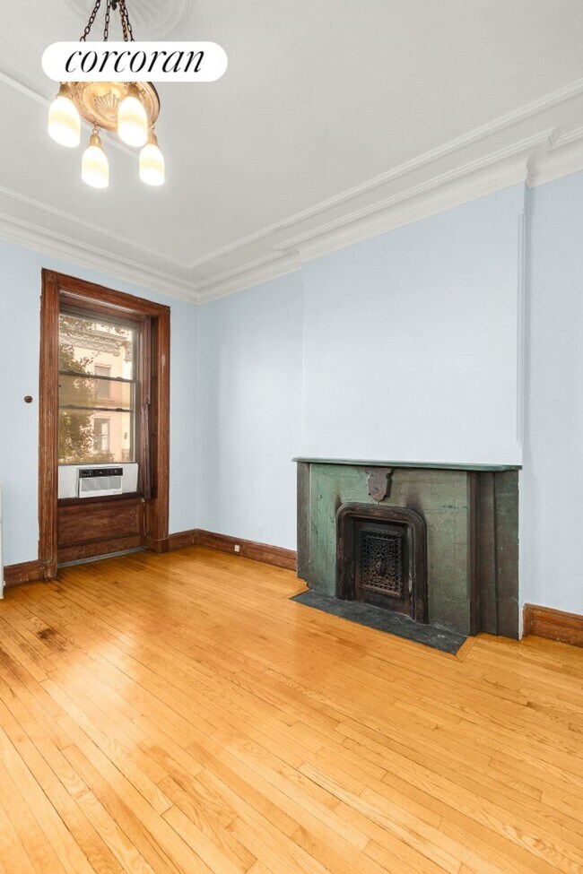 362 W 46th St in New York, NY - Building Photo - Building Photo
