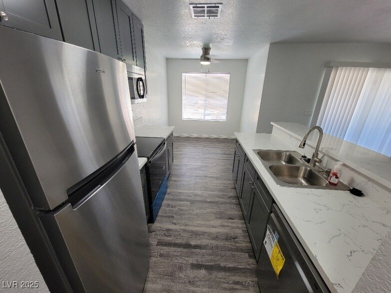 2771 S Mountain Vista St in Las Vegas, NV - Building Photo