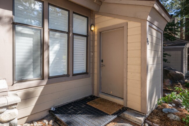 2252 Meridian Blvd in Mammoth Lakes, CA - Building Photo - Building Photo