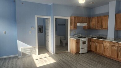 4058 W Armitage Ave in Chicago, IL - Building Photo - Building Photo