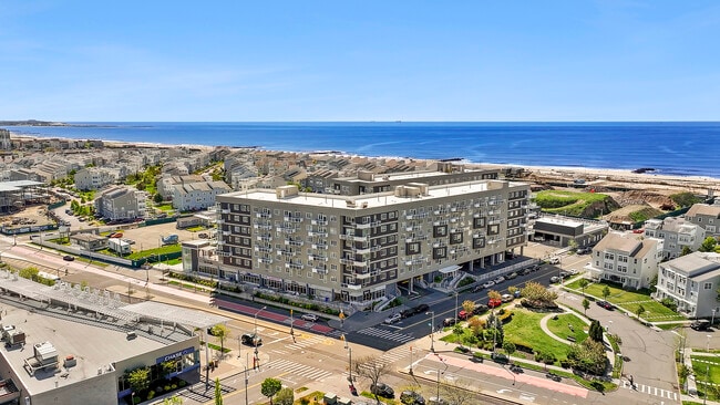 The Tides At Arverne By The Sea in Arverne, NY - Foto de edificio - Building Photo