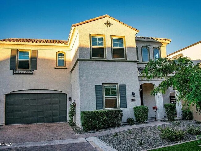 17243 N 10th St in Phoenix, AZ - Building Photo - Building Photo