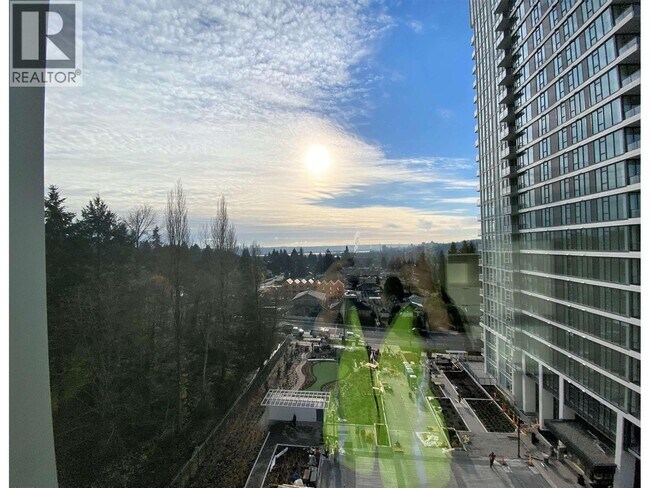 595 Austin Ave in Coquitlam, BC - Building Photo - Building Photo