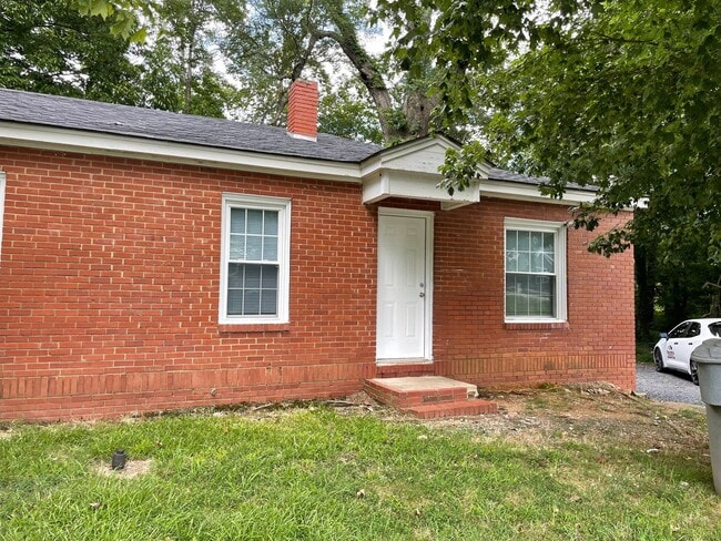 254-256 N Elm St in Asheboro, NC - Building Photo - Building Photo