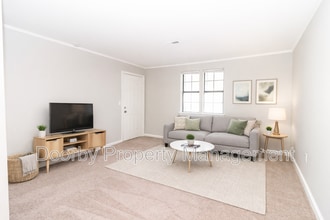 3302 Pinewood Ave, Unit Unit 4 in Chattanooga, TN - Foto de edificio - Building Photo