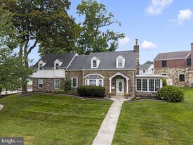 79 Manor Cir in Bristol, PA - Building Photo