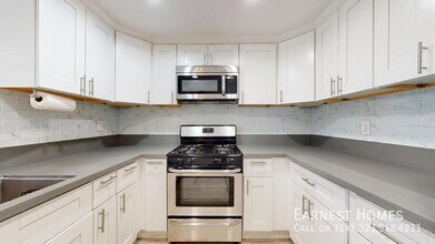 9625 Sylmar Ave in Los Angeles, CA - Building Photo - Building Photo