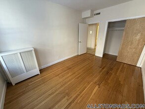 1133 Commonwealth Ave in Boston, MA - Building Photo - Building Photo