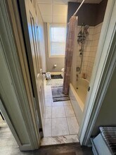 411 7th St, Unit B -2nd floor in Riverton, NJ - Foto de edificio - Building Photo